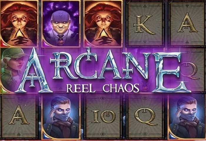 Hand hält Smartphone mit Bestätigung einer sofortigen Casino Gewinnauszahlung